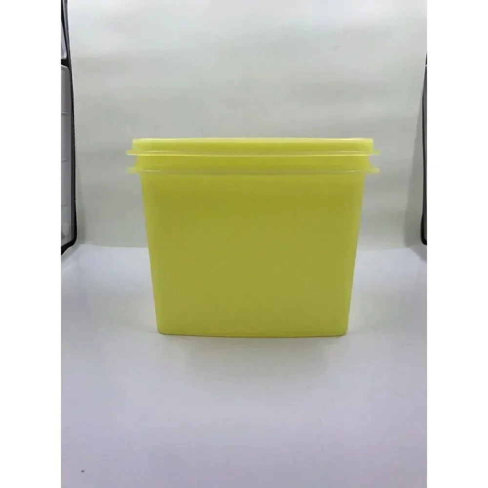 Tupperware 1243-3 Yellow Shelf Saver 2 Storage Containers With Lids Vintage